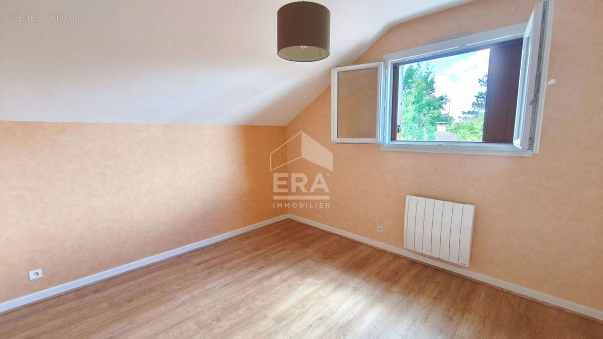 Maison 148m² à saint-denis-lès-bourg - photo 7
