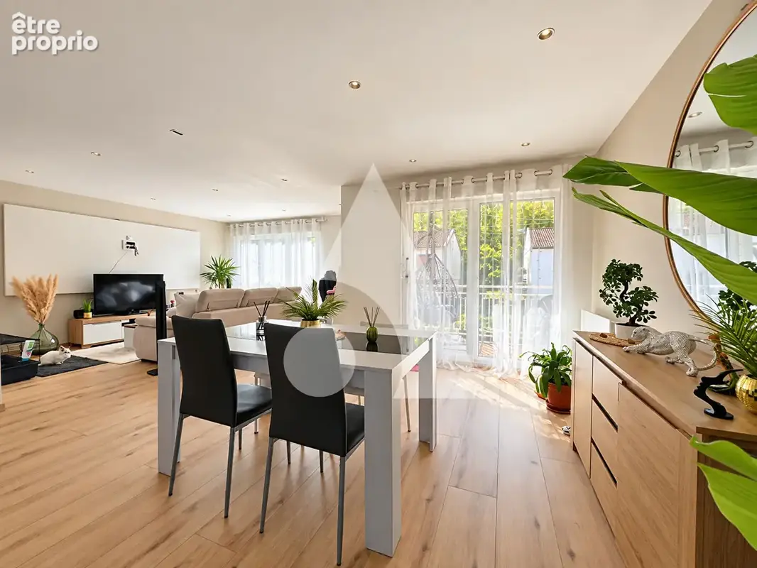 Frouard - Charmante maison rénovée avec 3 chambres, balcon et garage - photo 12