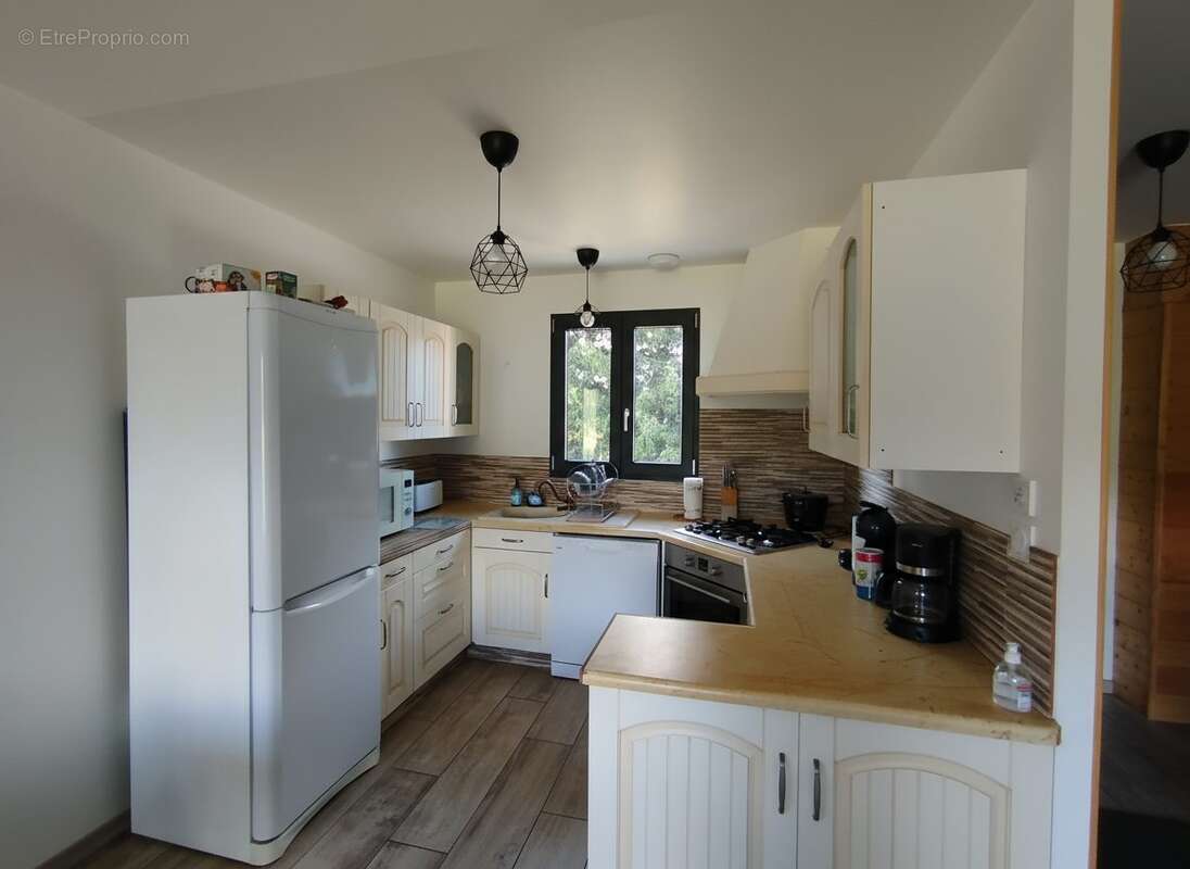 Maison à BESSE-ET-SAINT-ANASTAISE