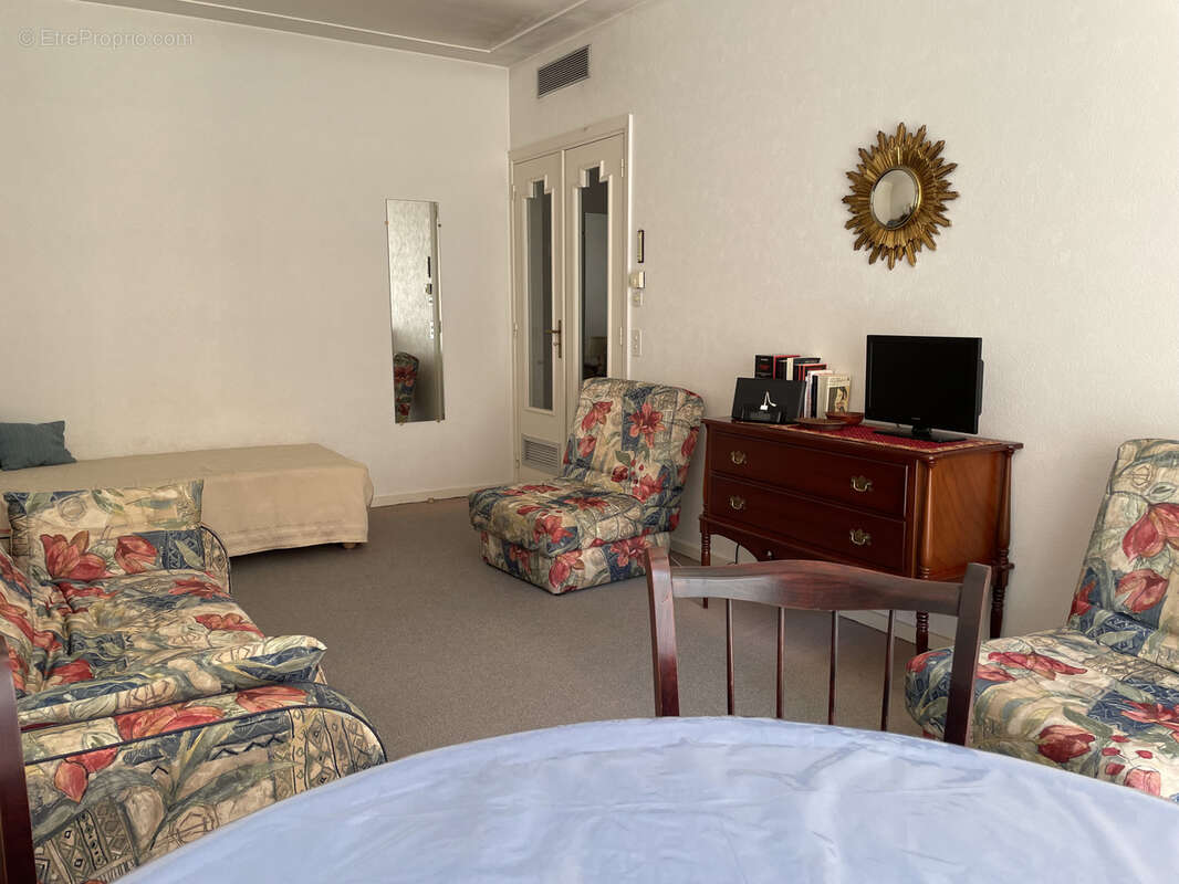 BAISSE DE PRIX ! EXCLUSIVITE T1-Balcon -Menton Garavan en étage élevée dans une résidence de standing- Cave - photo 10
