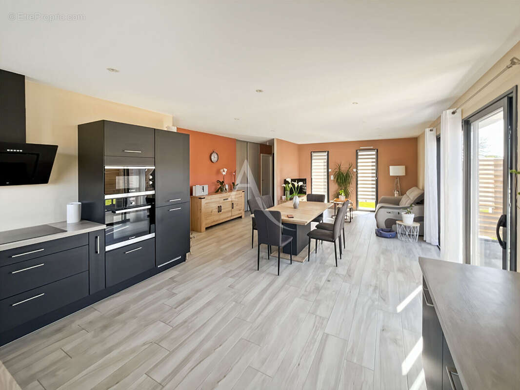 Maison à SAINT-CHRISTOPHE-DU-LIGNERON