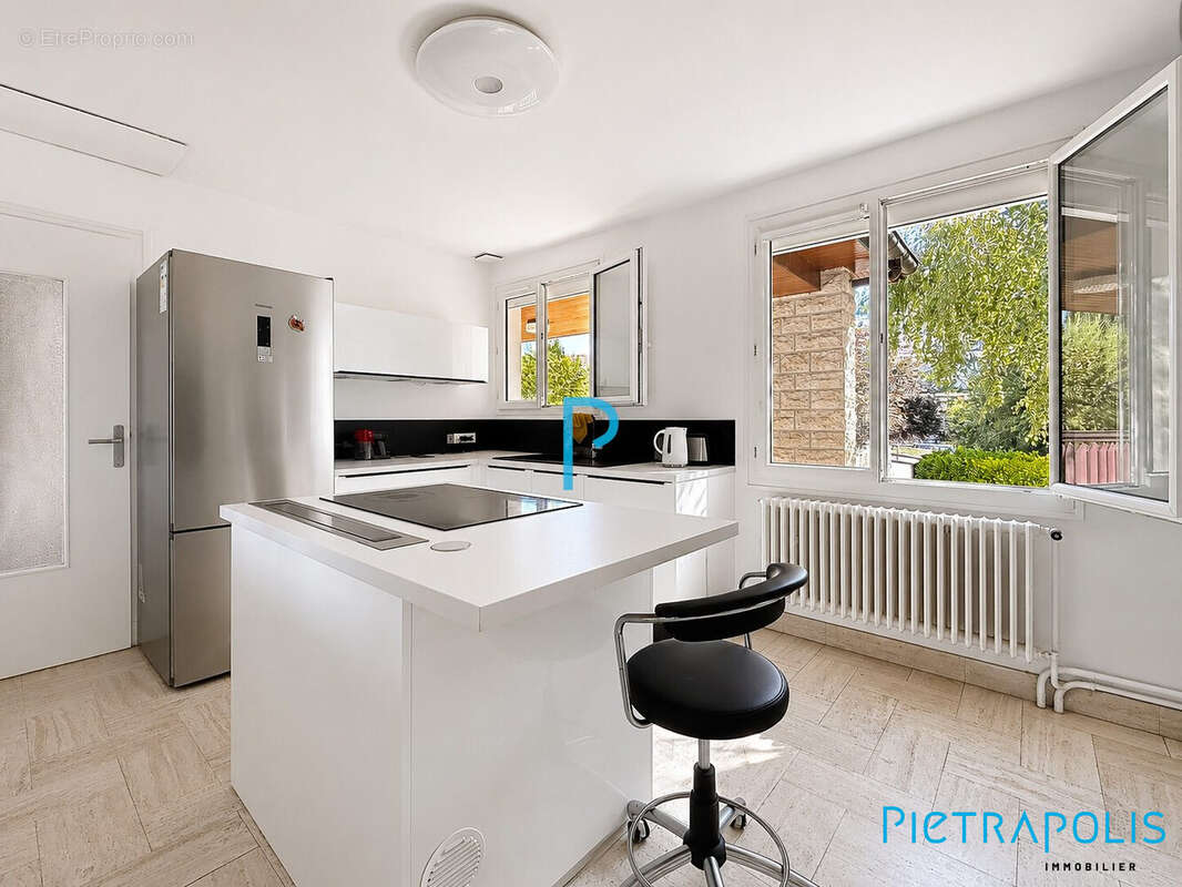 Maison 110 m² à Thizy  - photo 5