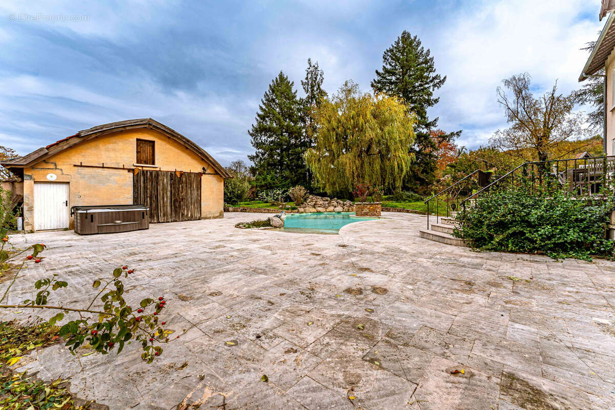 Maison à CHAMAGNIEU