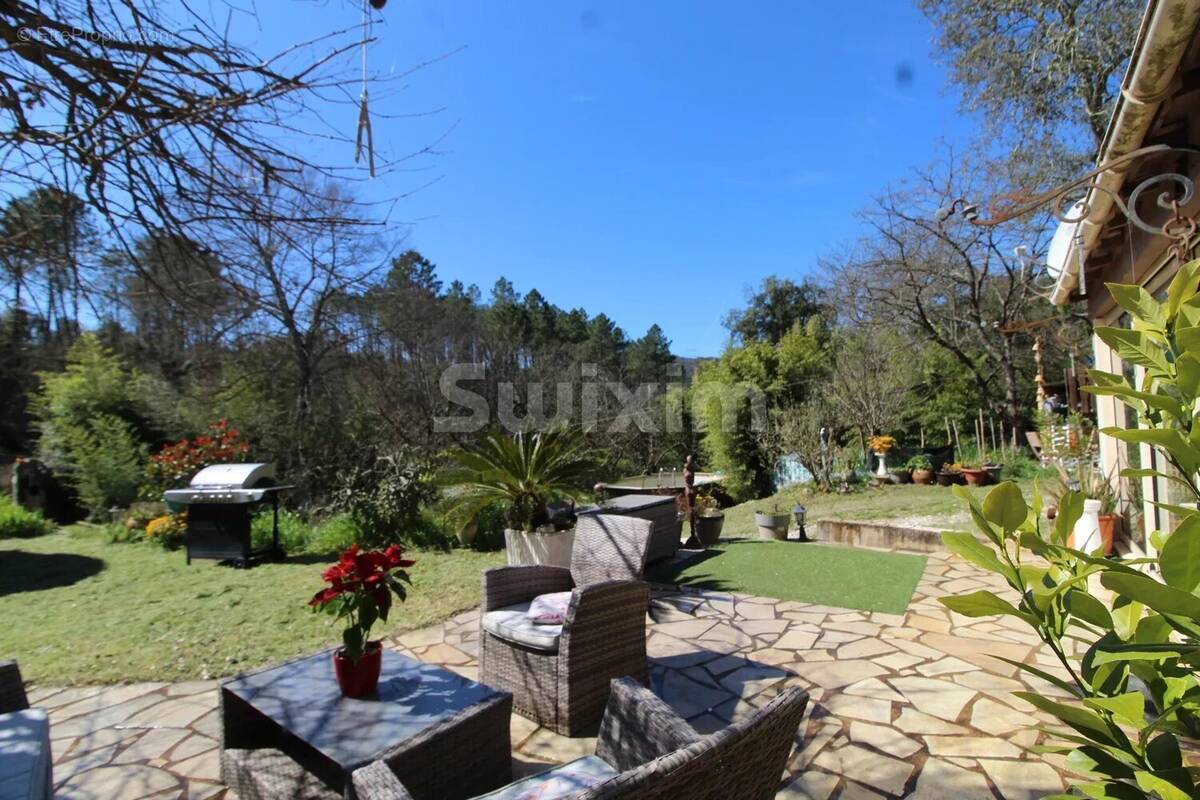 Maison à BAGNOLS-EN-FORET