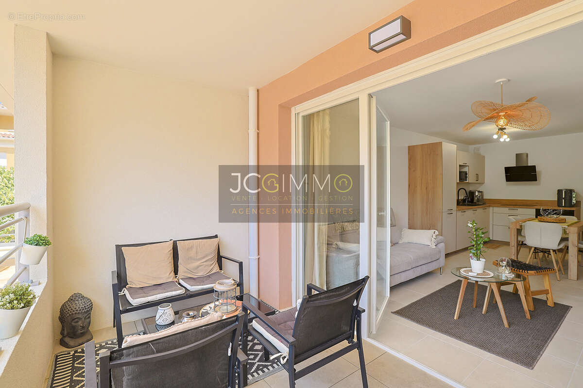 Appartement à SOLLIES-PONT