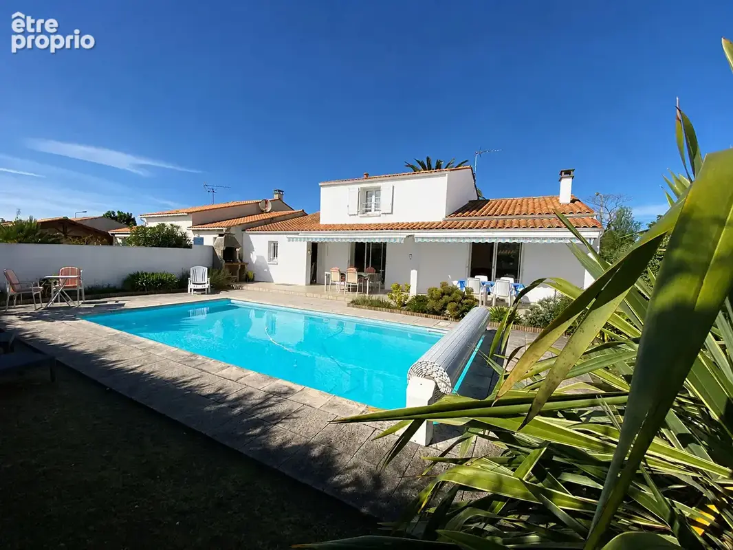 Maison à LA BREE-LES-BAINS