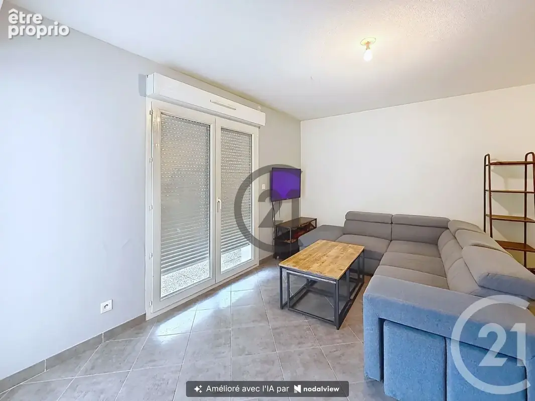 Appartement 2 pièces 45 m² à vendre à Saint-Julien-Les-Villas (10800) - photo 1