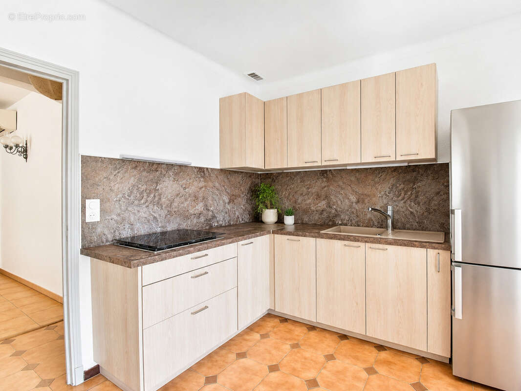 Villa méditerranéenne à vendre 7 pièces, 215 m² CANET EN ROUSSILLON (66) avec potentiel 2 logements, terrasses, jardin et garage - photo 16
