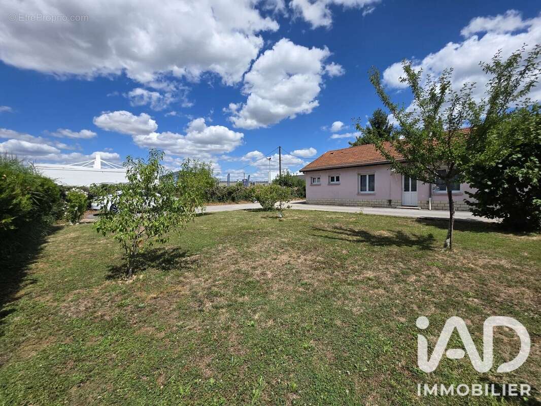 Maison 102 m² à Noidans-Les-Vesoul  - photo 2