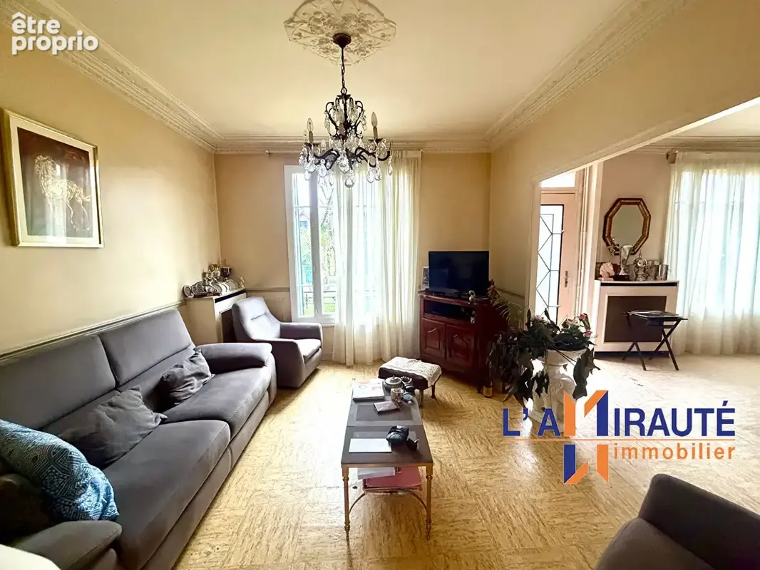 Maisons-Laffitte Maison de charme (4 pièces) à fort potentiel de 105m² - photo 3