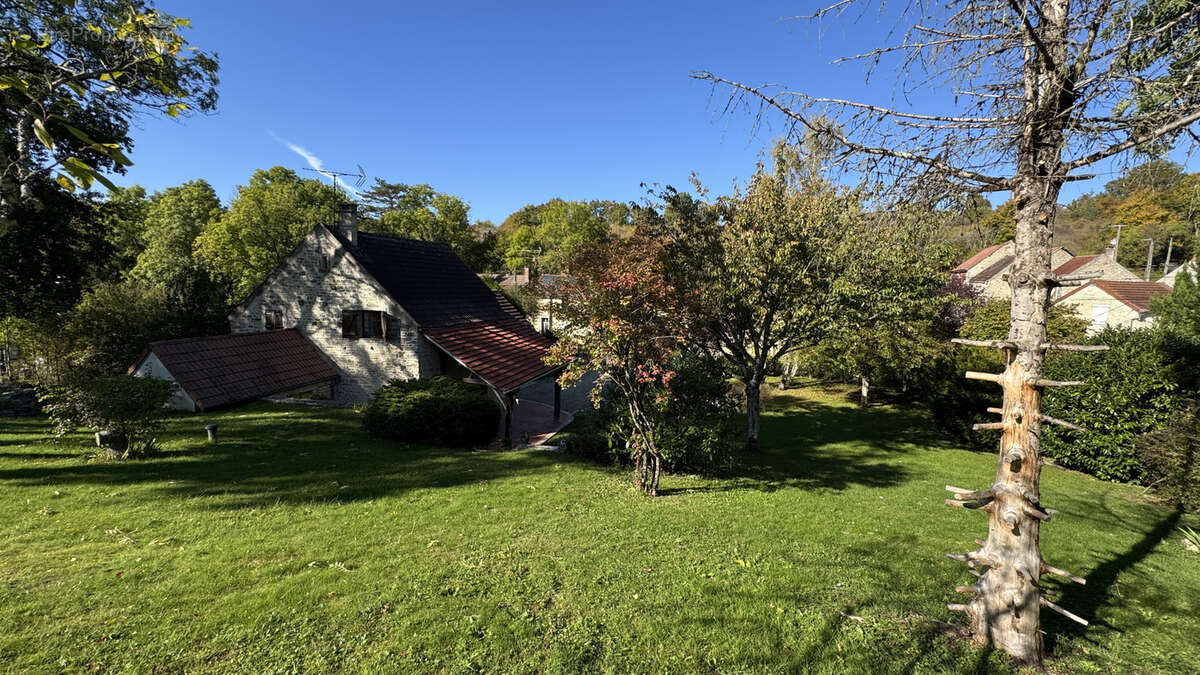 Maison à JOUX-LA-VILLE