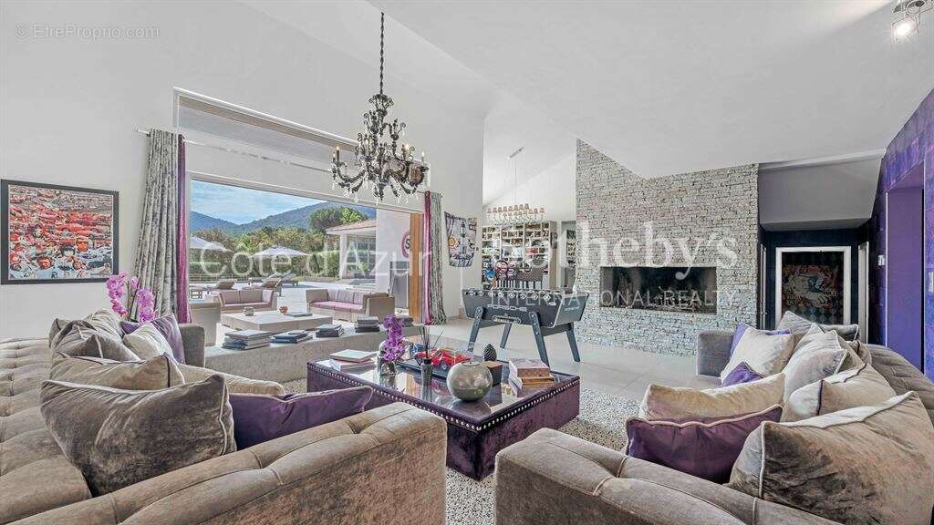 Maison à PLAN-DE-LA-TOUR