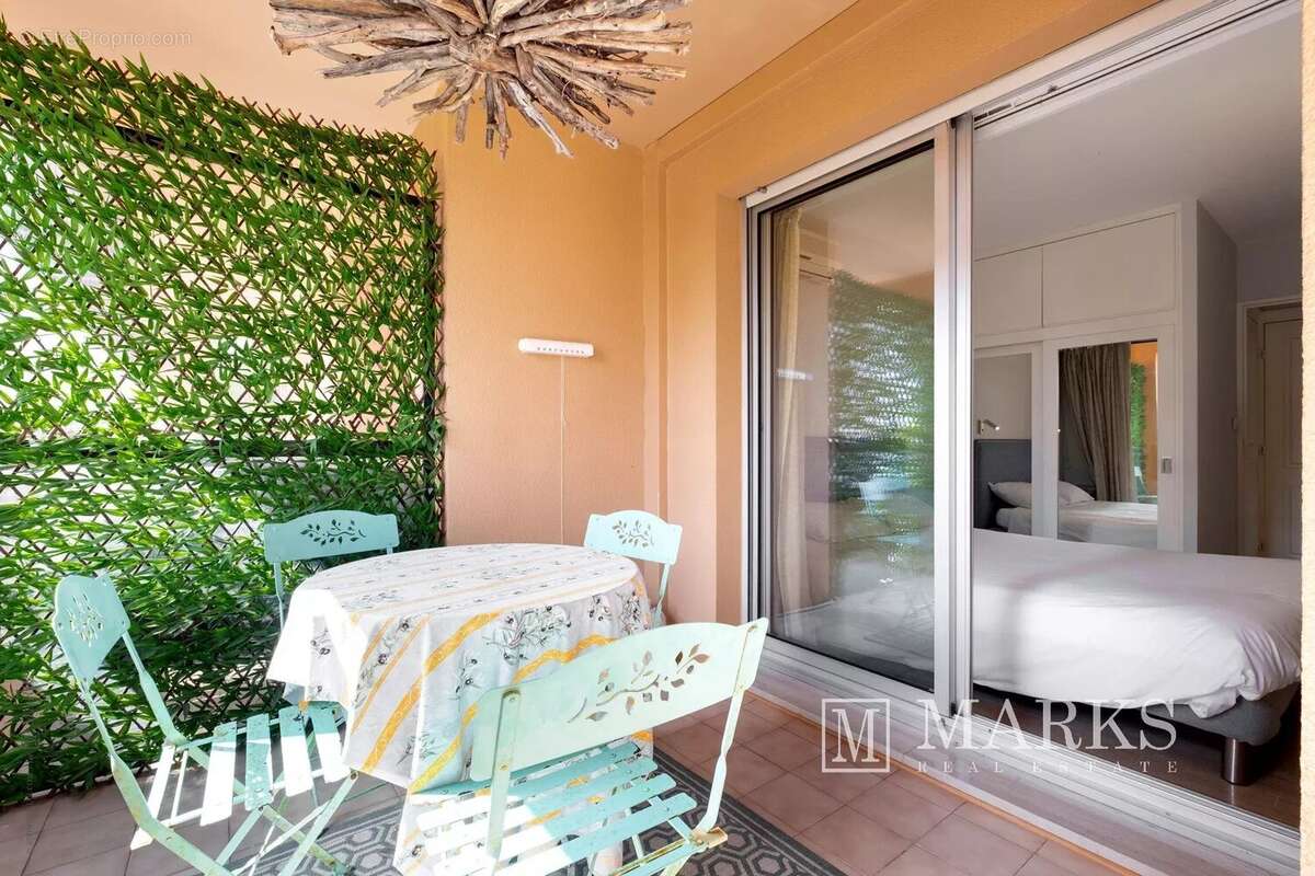 Appartement moderne de 2 pièces avec terrasse et piscine en copropriété - photo 12