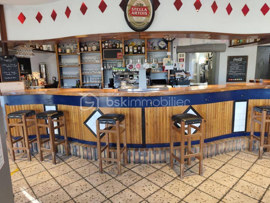 Commerce à AUREILHAN