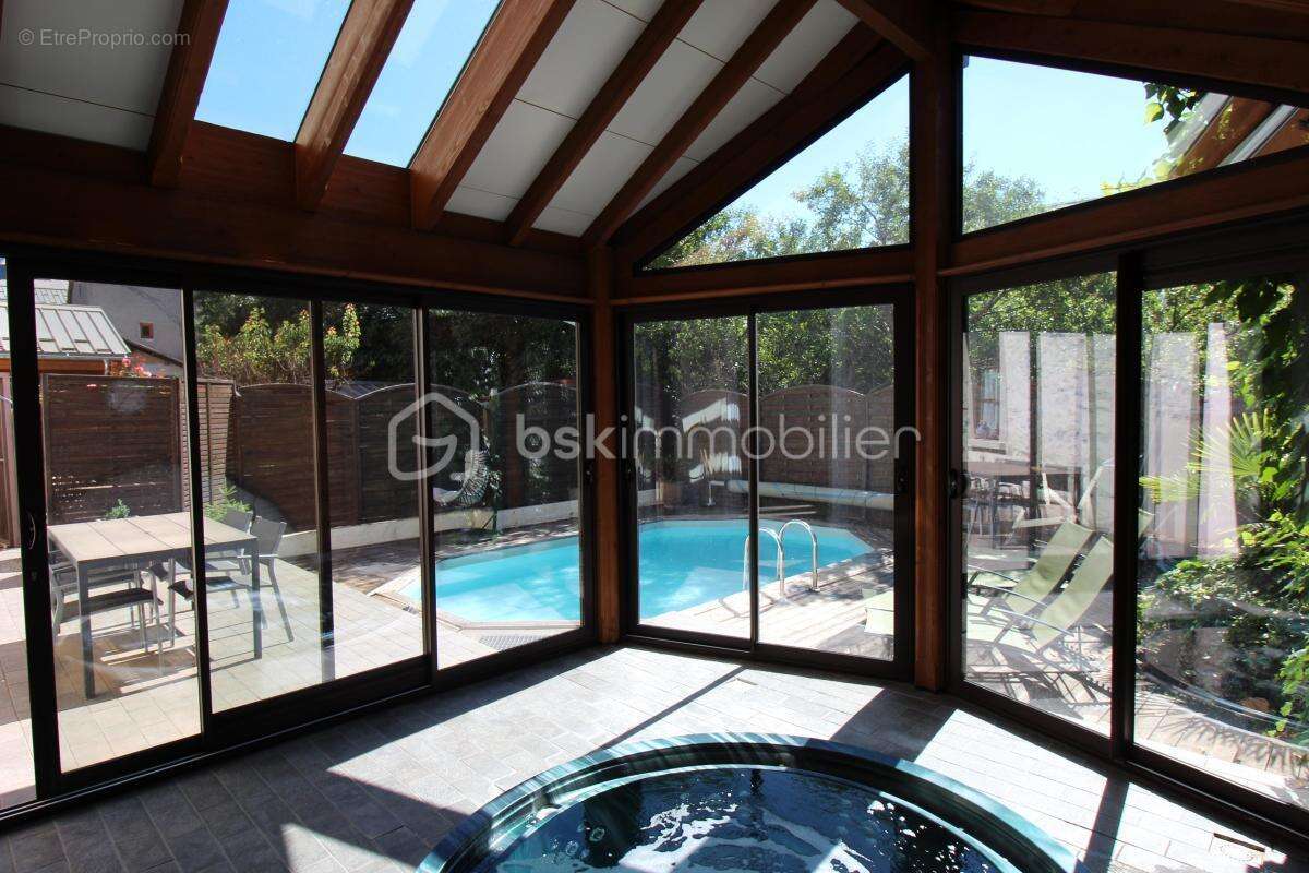 Mont-Dauphin UNESCO – Maison, 5 gîtes de standing, espace bien-être et piscine - photo 2