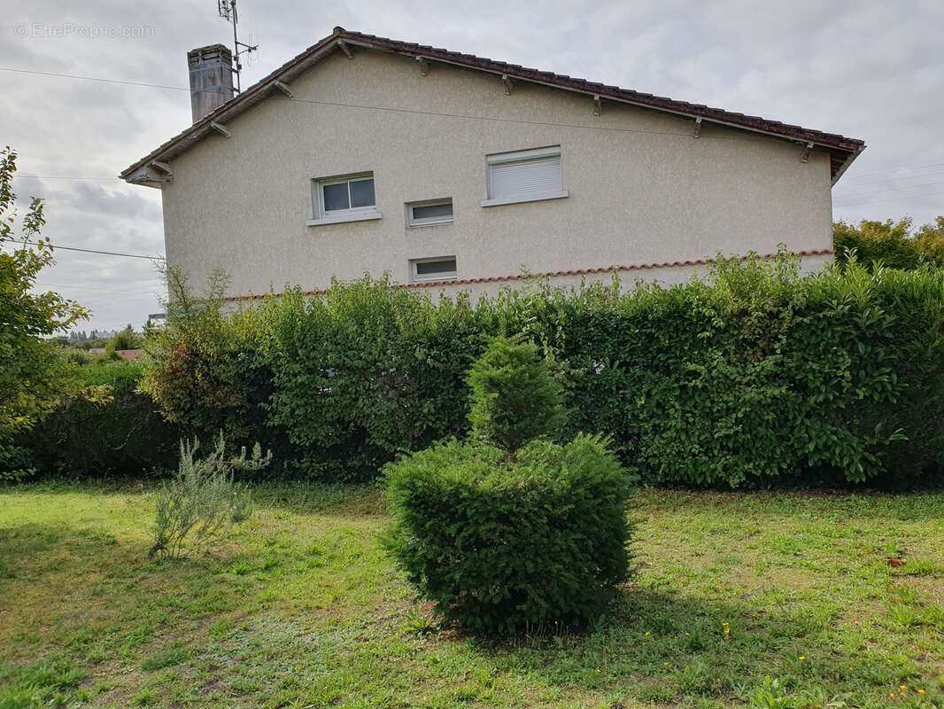 Maison à SAINTES