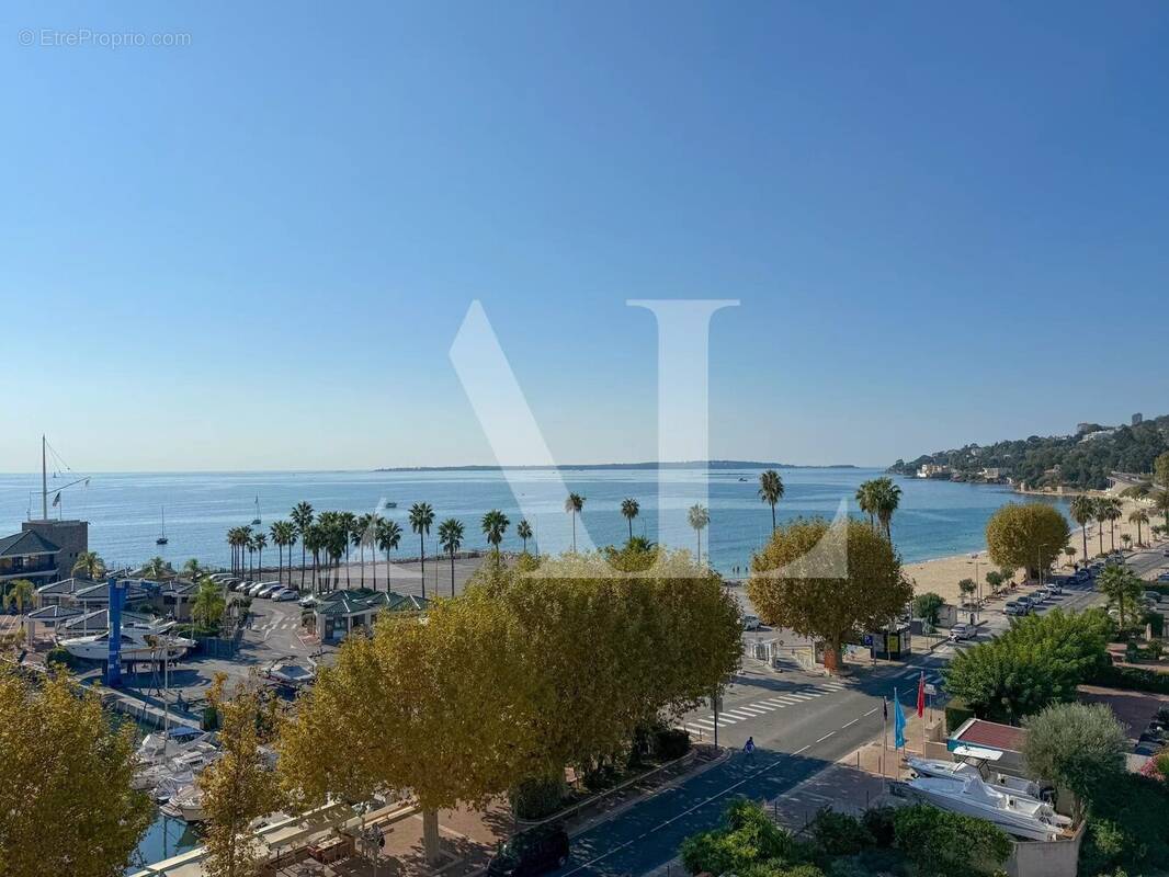 Appartement à VALLAURIS