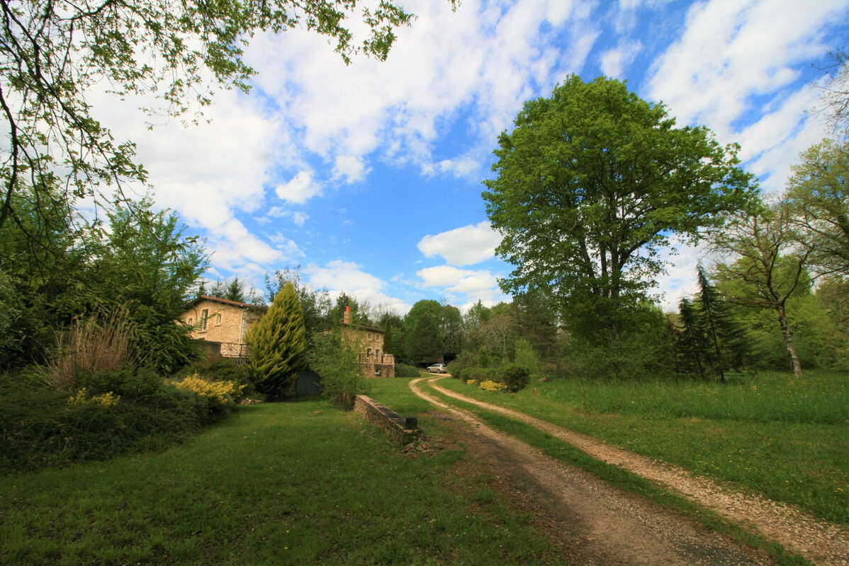  Maison en pierre six chambres deux bureaux - photo 7