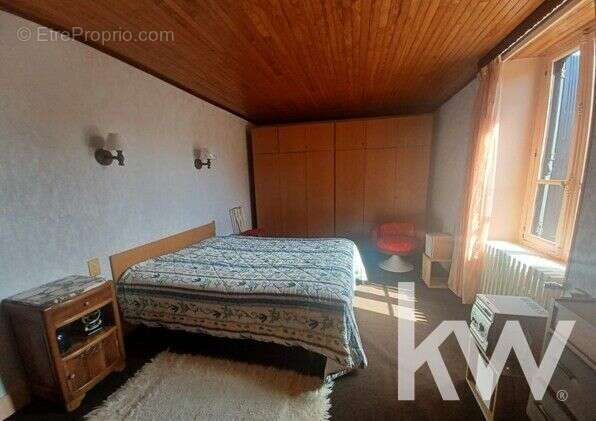 Maison à SAINT-GERVAIS-D'AUVERGNE