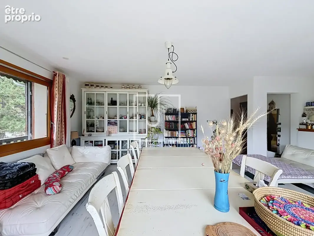 Maison composée de 3 appartements avec terrain et combles aménageables   Barcelonnette (04400) - photo 9