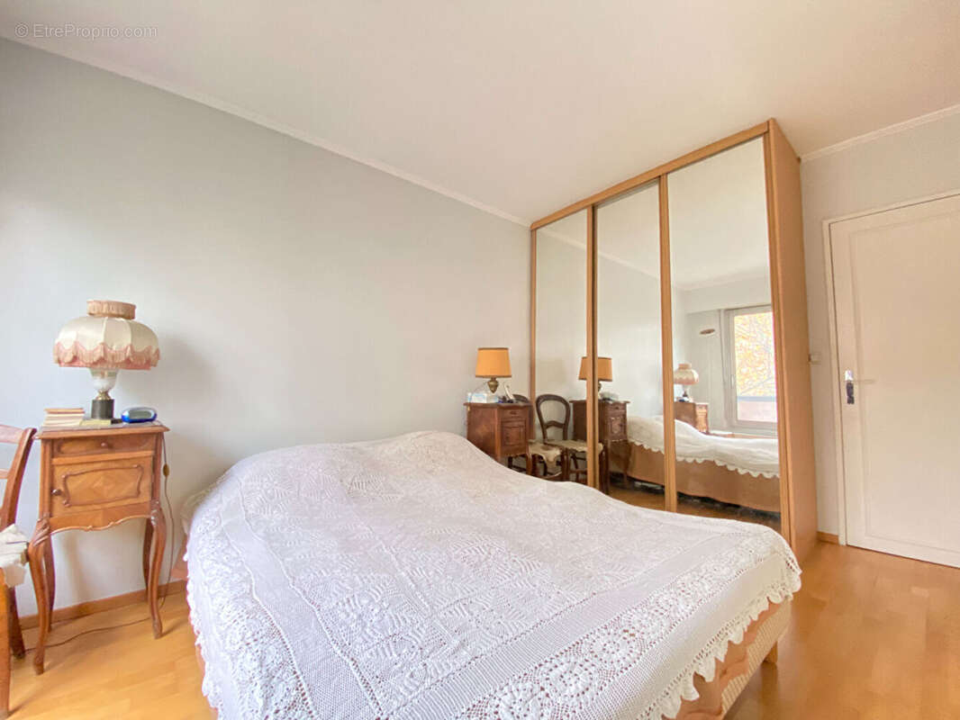 Appartement à PARIS-19E