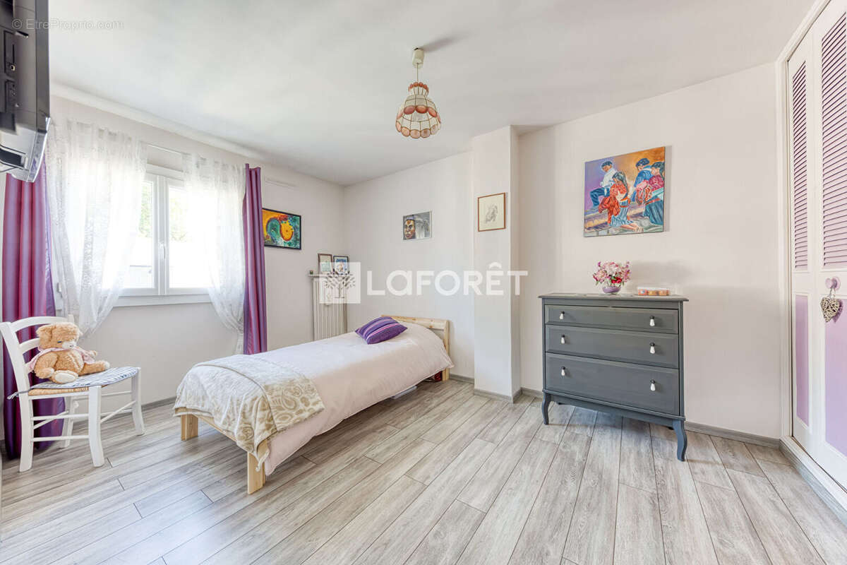 Appartement à EMERAINVILLE