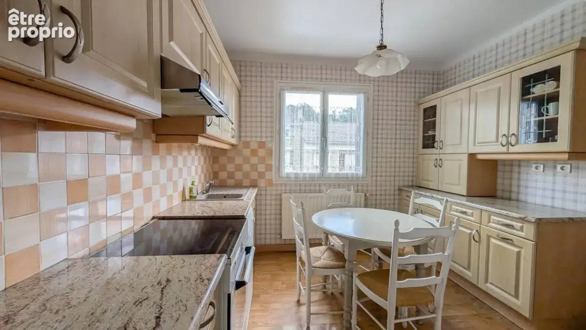 169 900 Euros - Brive HOPITAL Maison 4 pièces 83 m2 avec CLIM, 3 chambres + 2 garages - buanderie, terrasse et jardin - photo 2