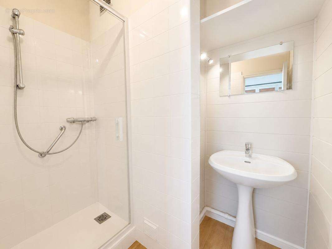 Angers place du lycee - t4 dans residence de standing - photo 10