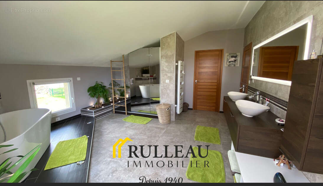 Maison à SAINT-CHRISTOLY-DE-BLAYE