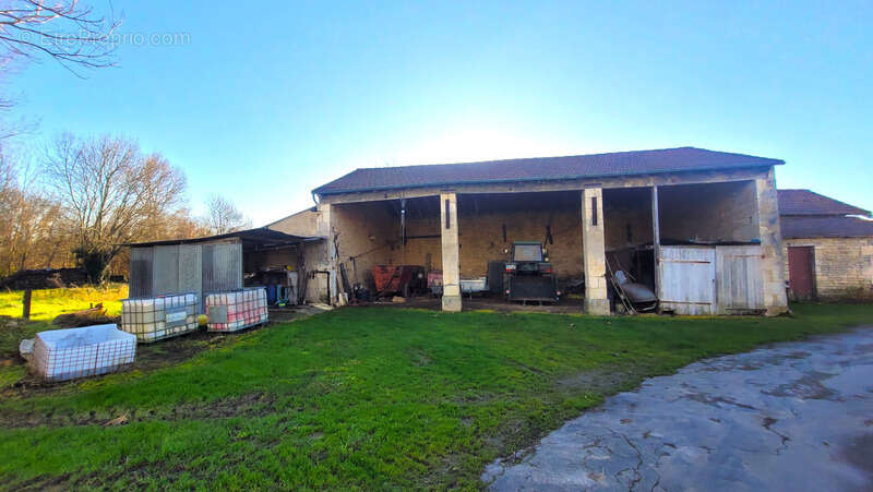 Maison à MAUZE-SUR-LE-MIGNON