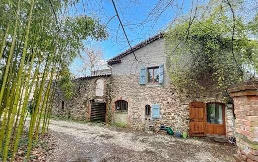 Appartement à LEZAN