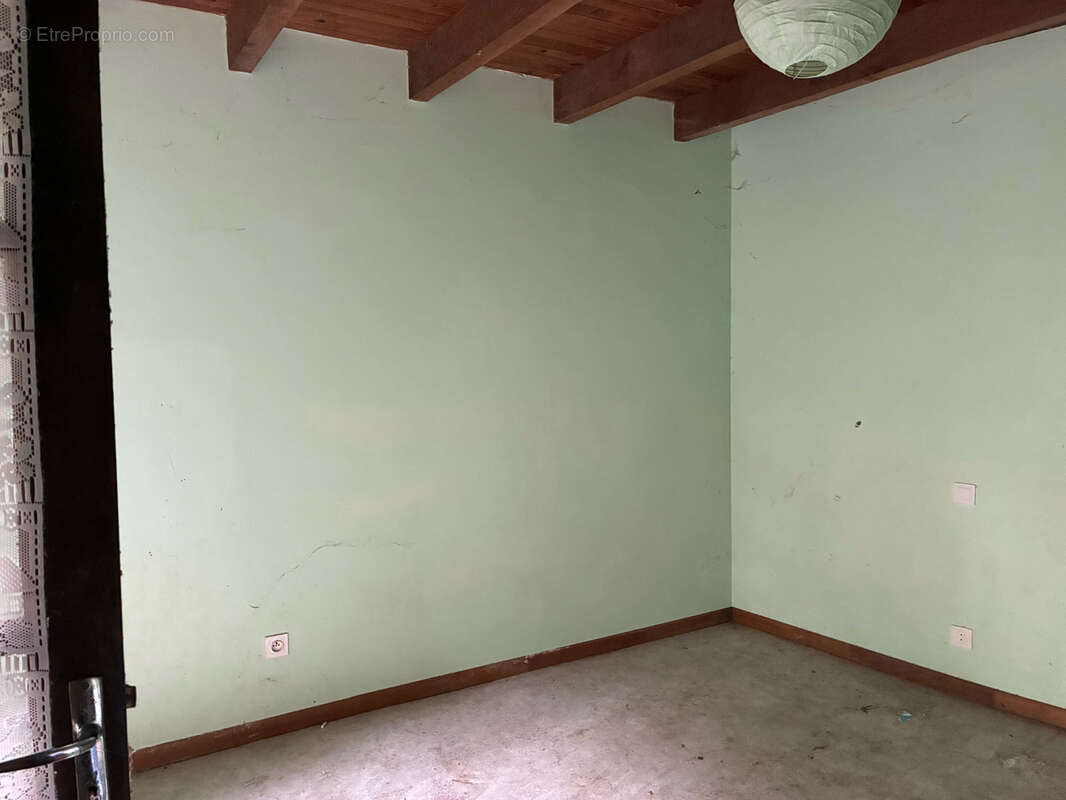 Maison à CASTELNAU-MONTRATIER