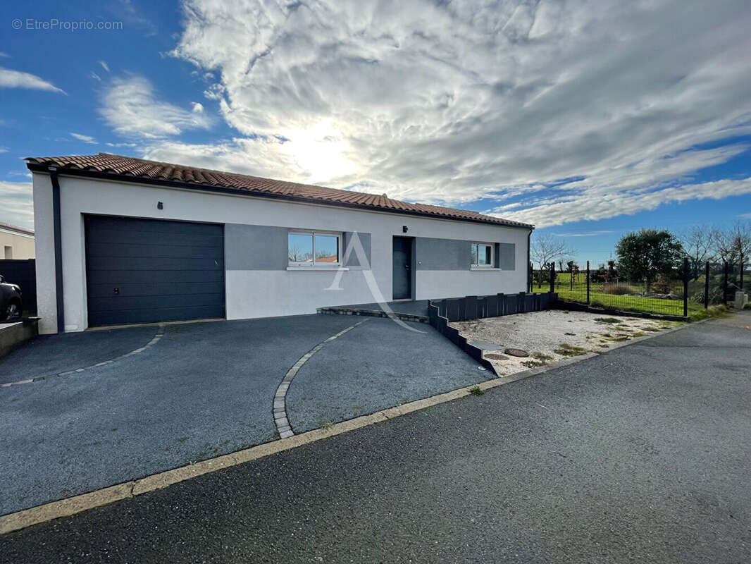 Maison à LE BERNARD