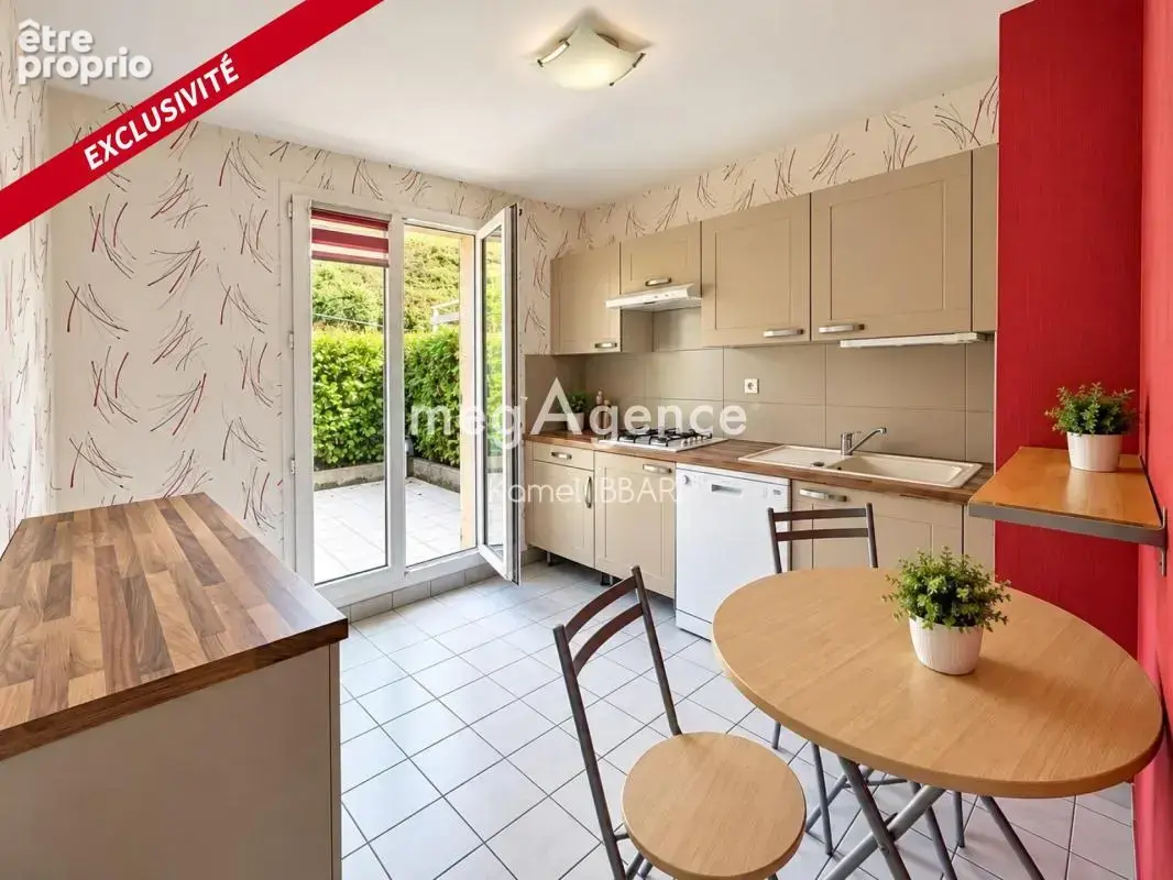 T2 49 m² avec extérieur, vue dégagée et garage - photo 3