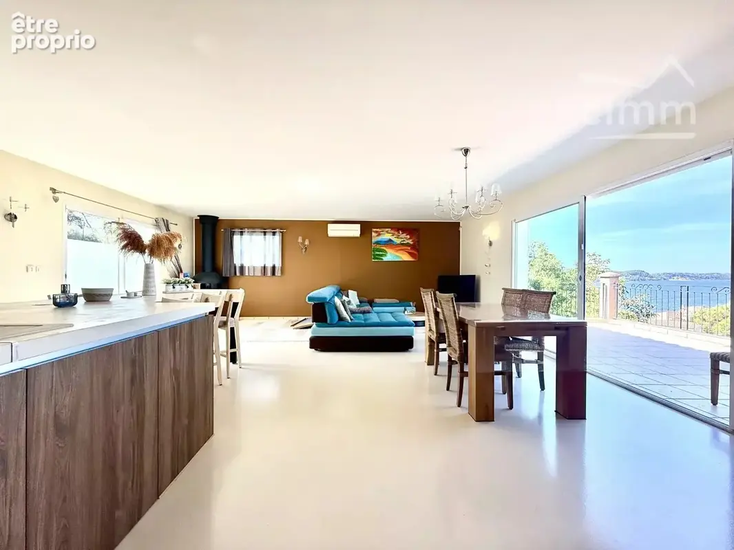 Maison 6 pièces - Vue panoramique sur l'étang de Berre - Plage à 4 min à pied - Vendue meublée - DPE B - photo 6