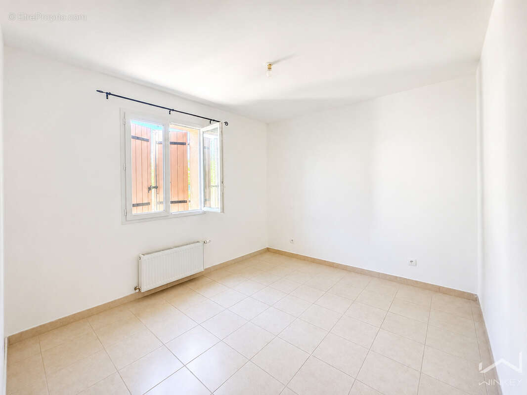 Exclusivité - pierrelatte - maison  plain pied 90m2 - 3 chambres - terrain 400 m2 - garage - photo 7