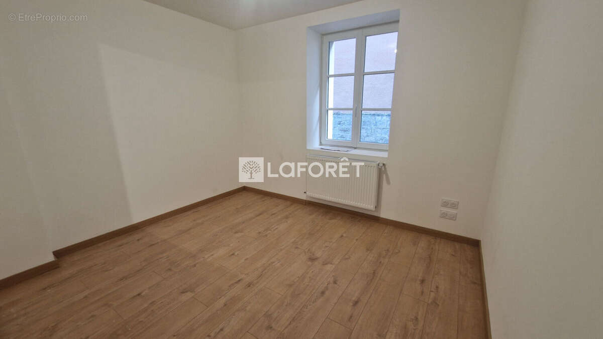 Appartement à SALINS-LES-BAINS