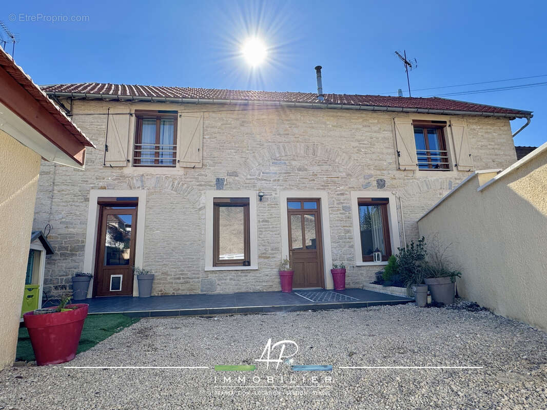 Maison à VELARS-SUR-OUCHE