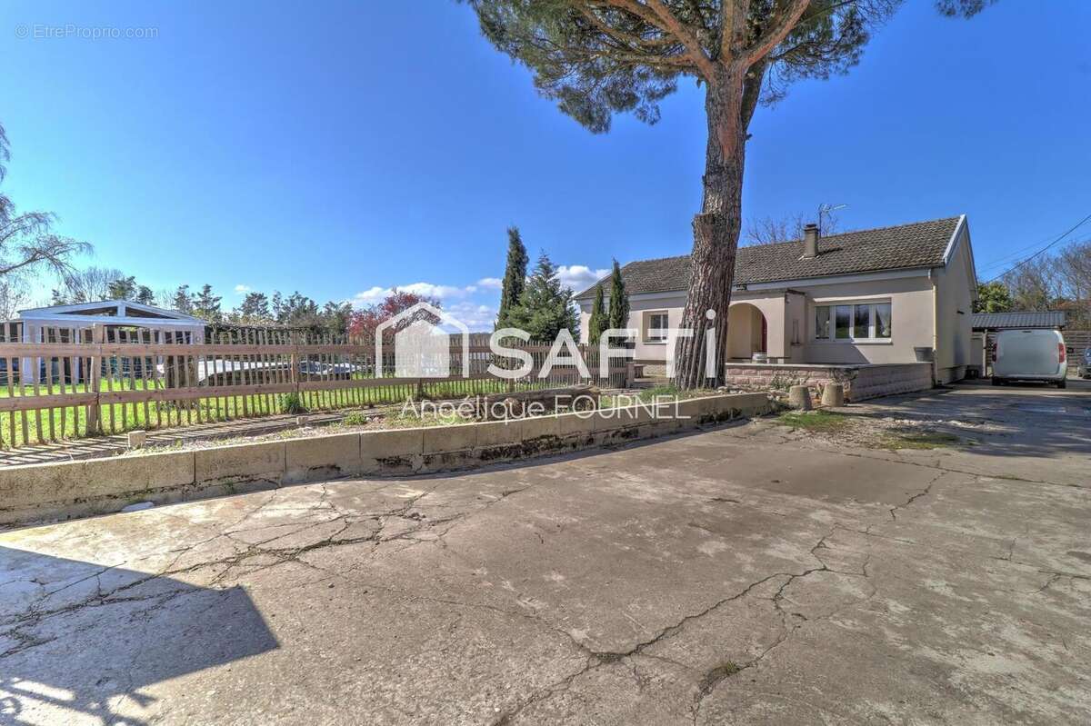 Photo 2 - Maison à SIMANDRES