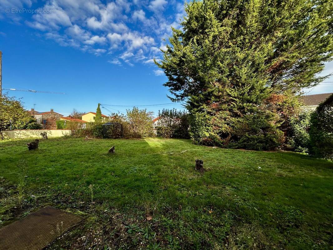 Terrain à BOUGUENAIS