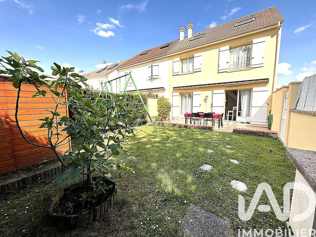 Photo 1 - Maison à PLAISIR