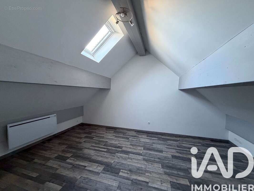 Photo 6 - Maison à LAROCHE-SAINT-CYDROINE