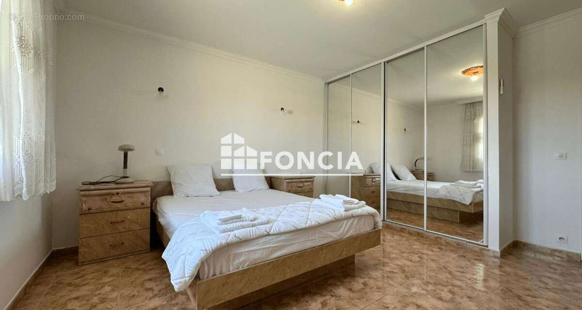 ROCHEFORT DU GARD-VILLA RECENTE sur 900m2 de terrain avec piscine - photo 6