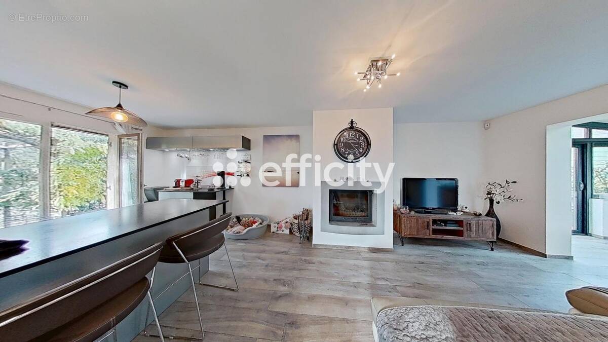 Maison à VILLE-LA-GRAND