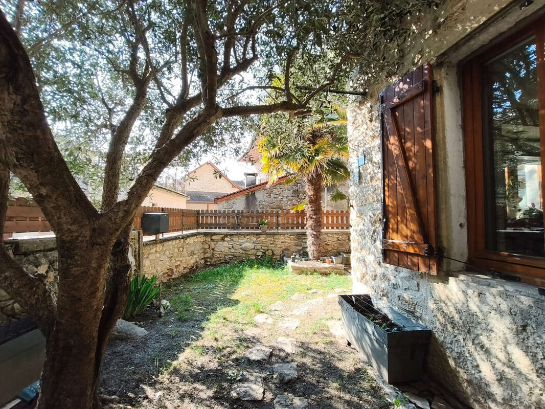 Maison à SERRIERES-DE-BRIORD