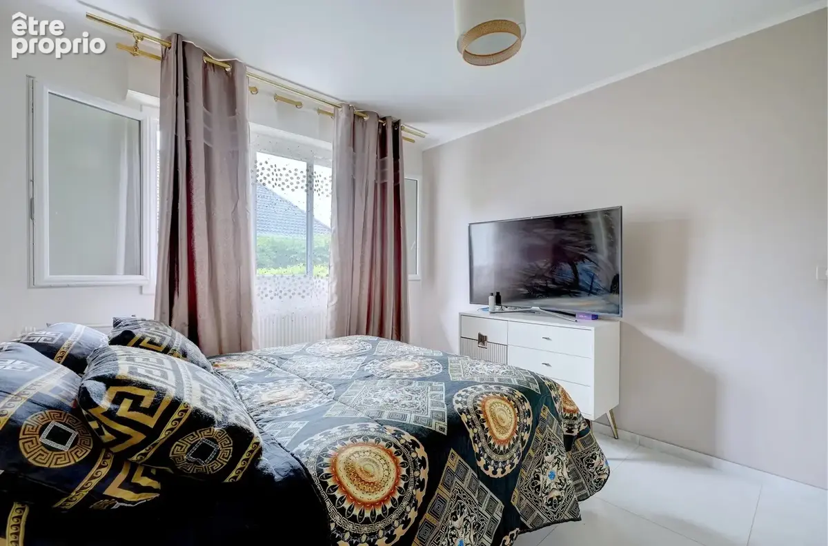 Feyzin – maison 130 m² – 4 chambres – deux espaces de vie – terrain de 700 m² - photo 14