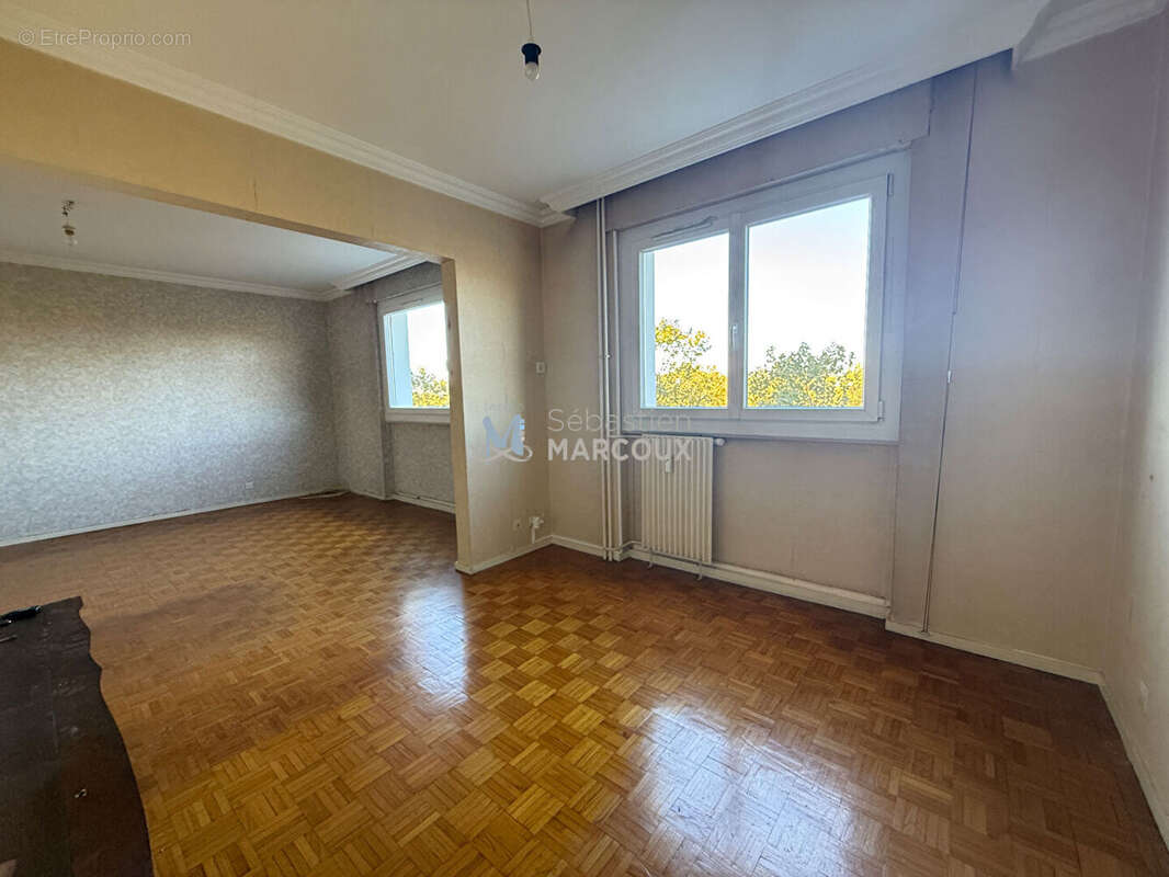 Appartement à SAINT-ETIENNE