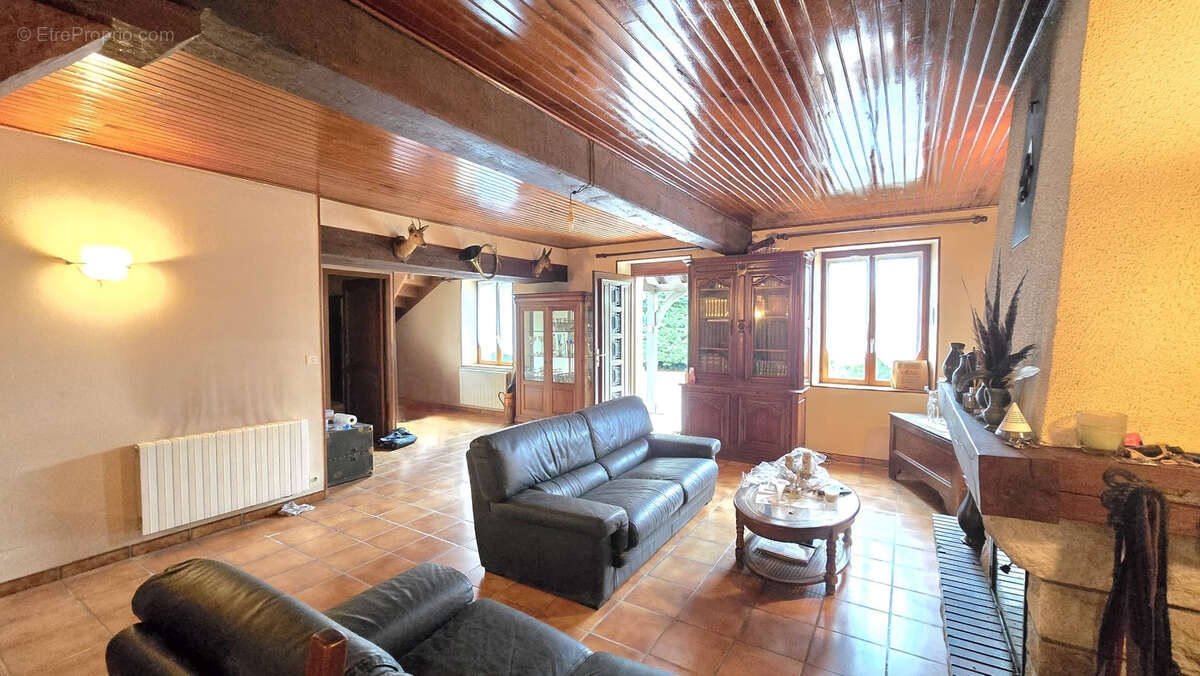 Maison à DUN-LE-POELIER