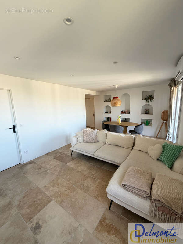 Toulon est - charmant faux t3 56m2 avec balcon et cave - photo 2