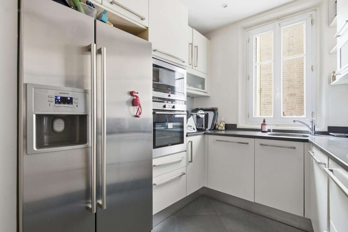 Appartement à COURBEVOIE